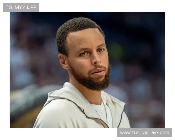 库里一人撑起进攻，其他位置集体隐身