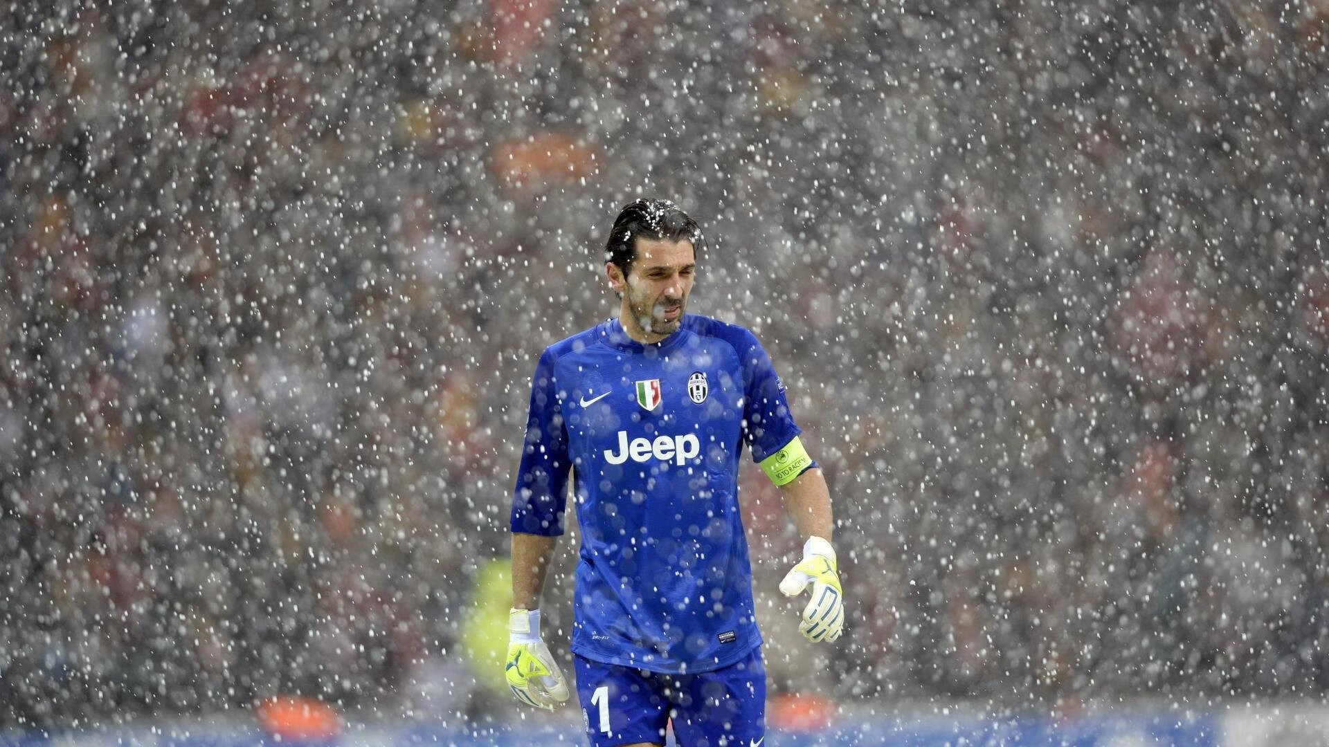 爱游戏app活动-“华金·托比利亚的传球精准度与反应速度，帮助美洲狮队形成强大防线”